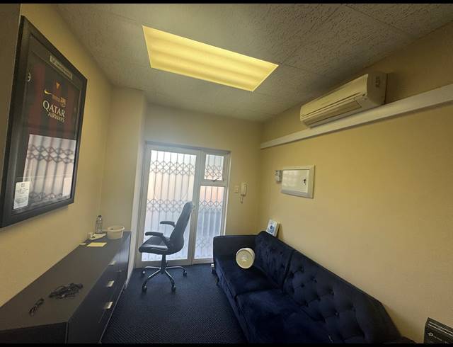 42M² OFFICE FOR SALE IN UMHLANGA CENTRAL